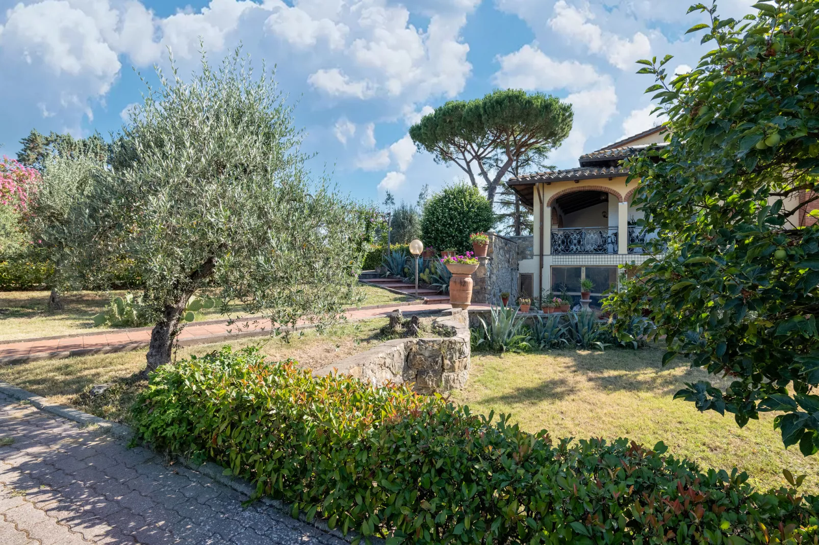 Casa Filippo-Gardens summer