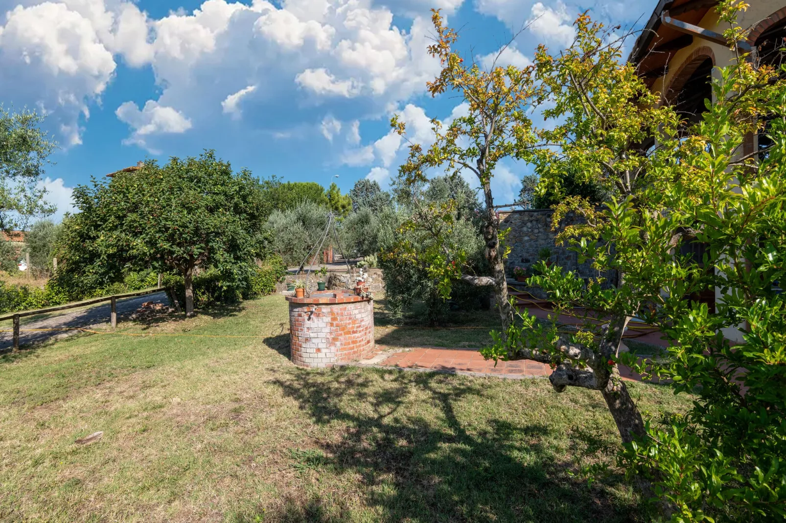Casa Filippo-Gardens summer