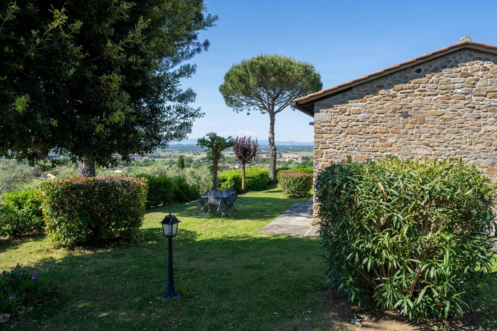 Fattoria Terontola-Gardens summer