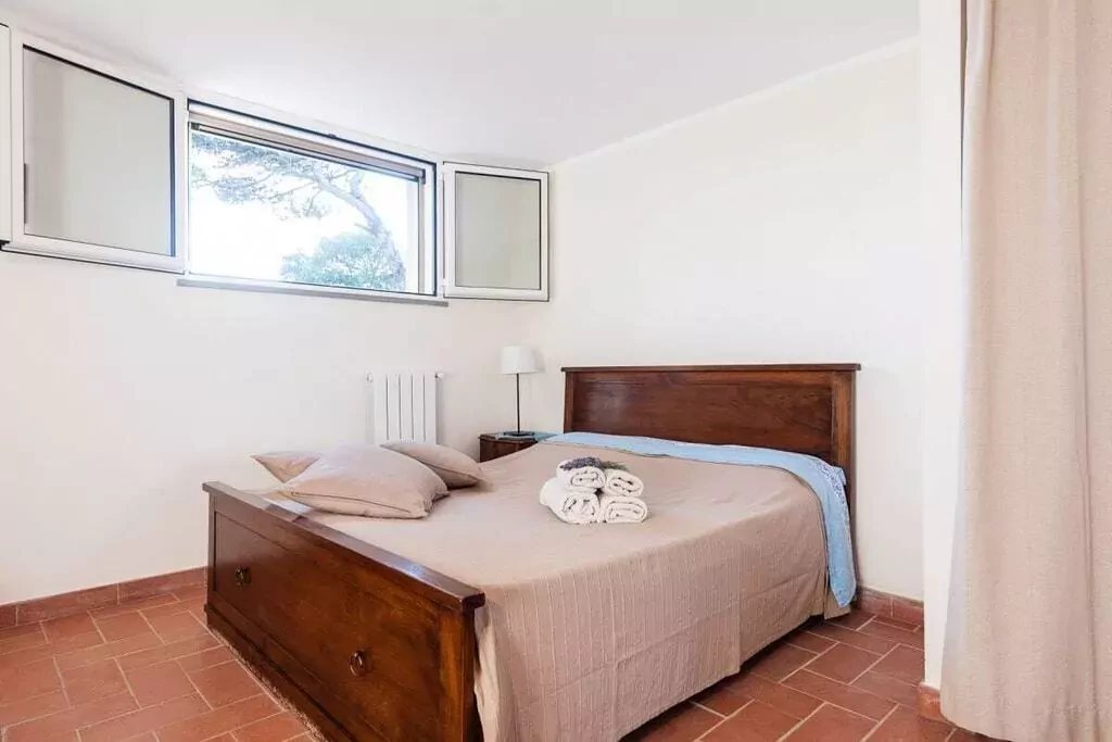 50160-Bedroom
