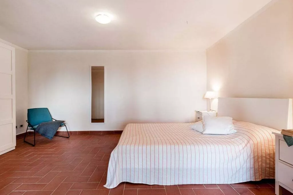 56581-Bedroom
