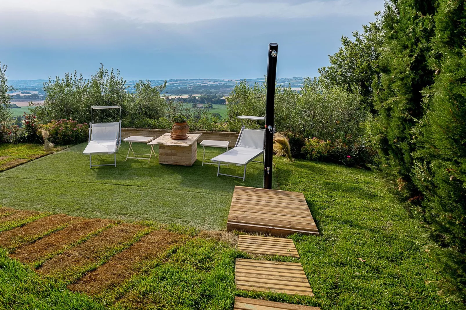 Infiniti Colli-Gardens summer
