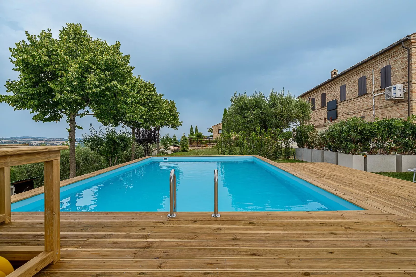Infiniti Colli-Pool