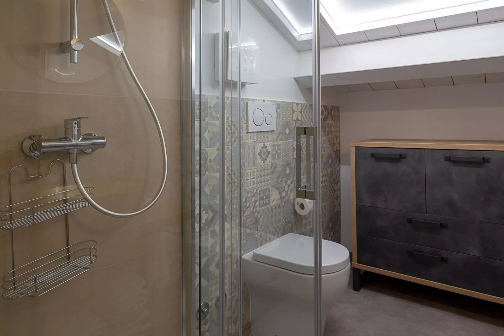 Infiniti Colli-Bathroom