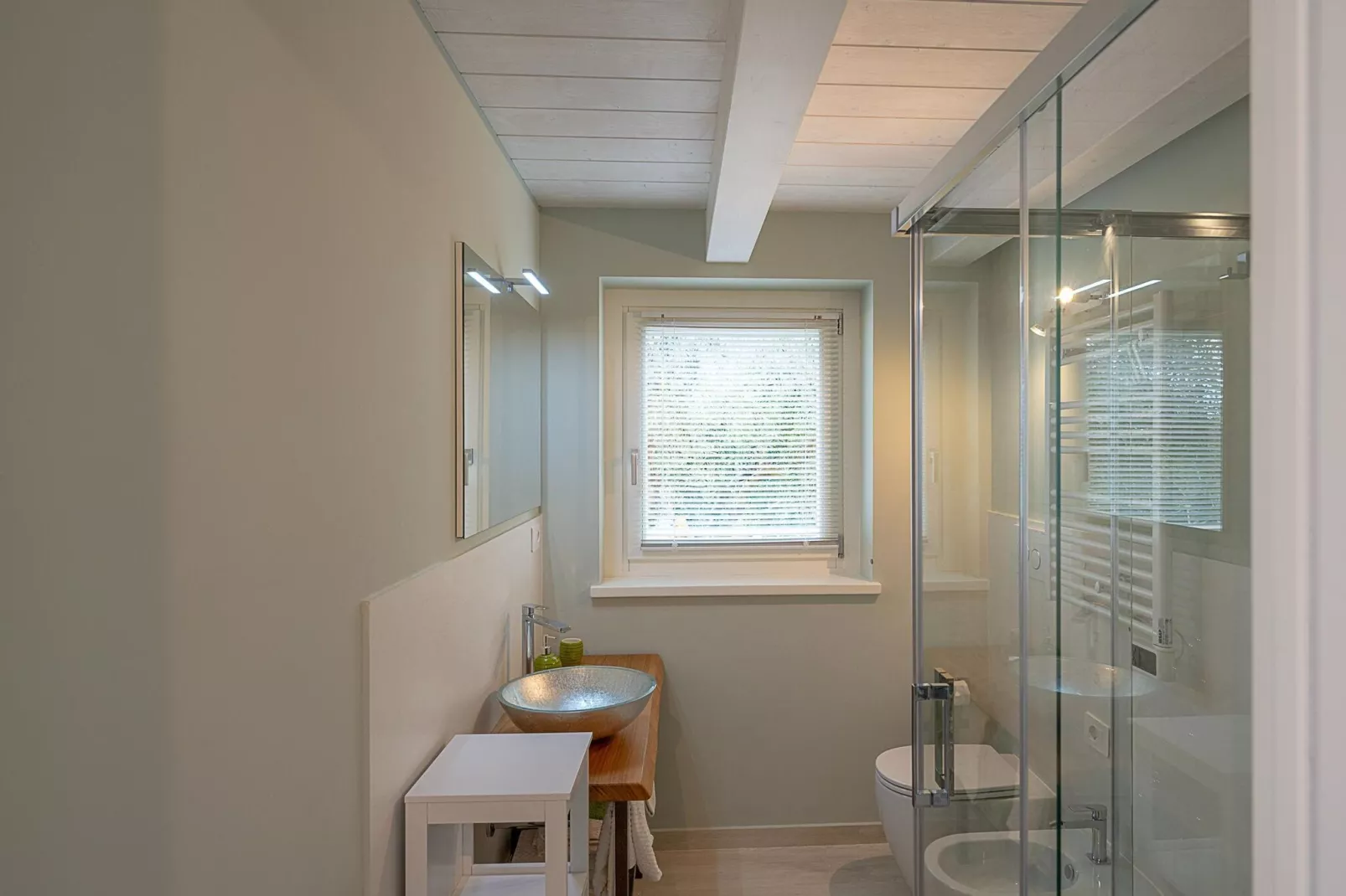 Infiniti Colli-Bathroom