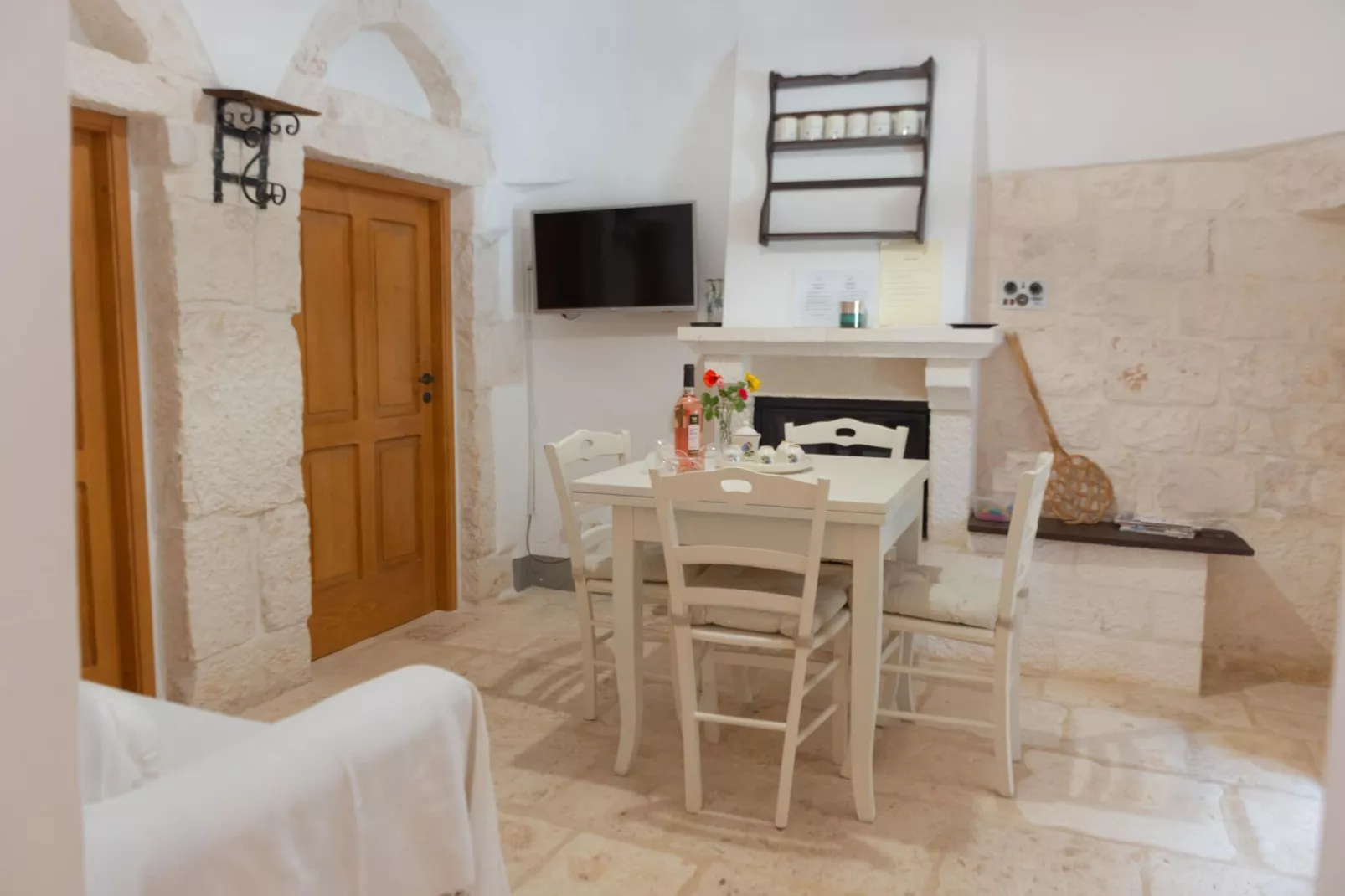 Trulli Azzalema Cisternino-Living room