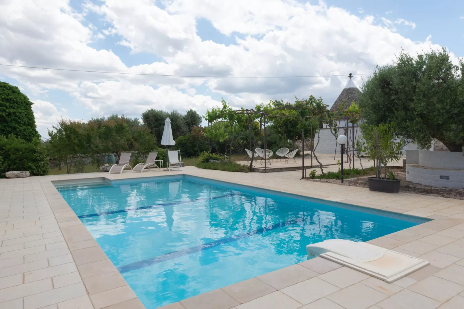 Trulli Azzalema Cisternino-Pool