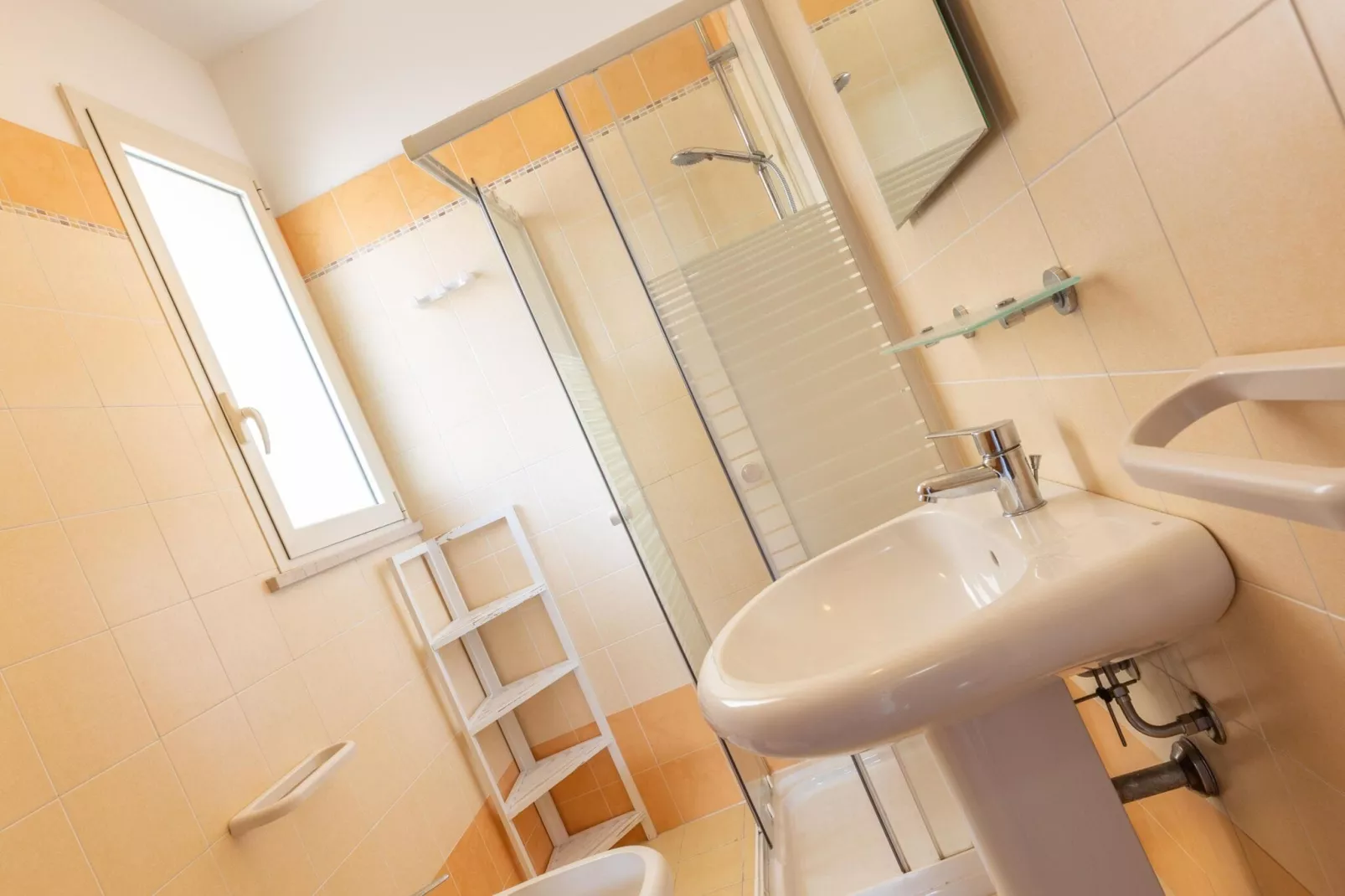 CVG124-Bathroom