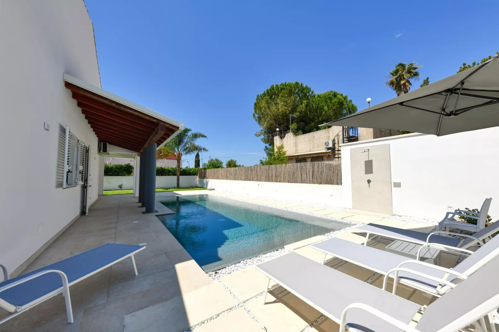 Apt MareLuna Apartment in Villa mit Pool Siracusa-Pool