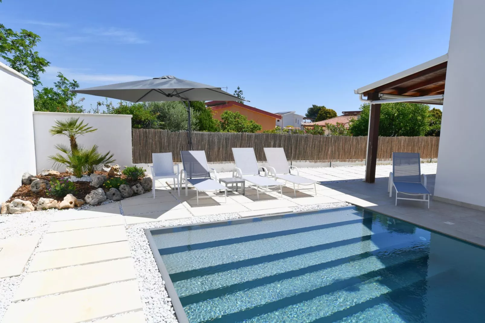Apt MareLuna Apartment in Villa mit Pool Siracusa-Pool