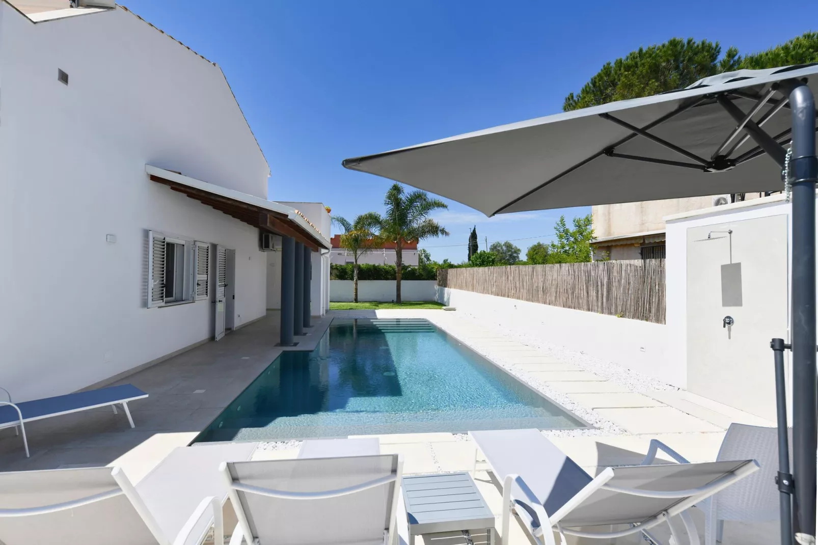 Apt MareLuna Apartment in Villa mit Pool Siracusa-Pool