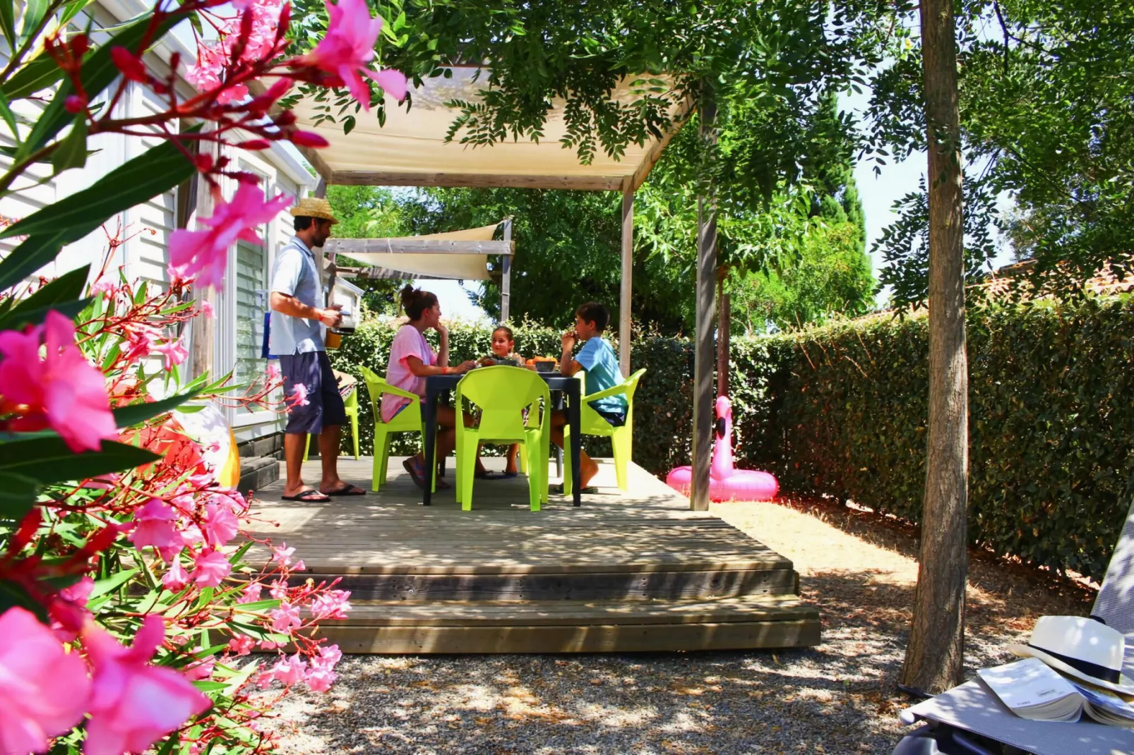 Caravanpark Mas des Lavandes Sérignan-Mobilhome Prestige TVclim 3ch 6p-Jardin d'été