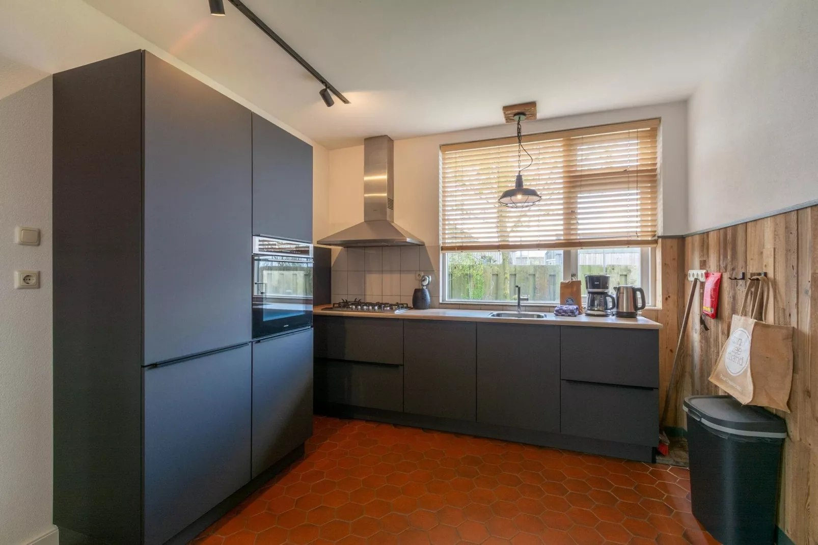 Villa Zuidwester-Kitchen