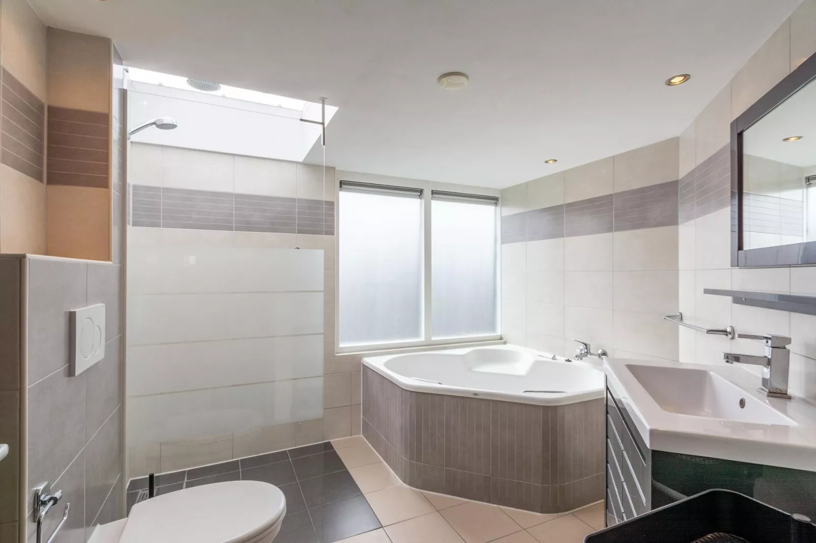 Villa Zuidwester-Bathroom