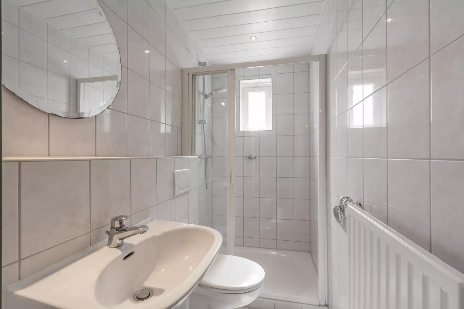 Villa Zuidwester-Bathroom