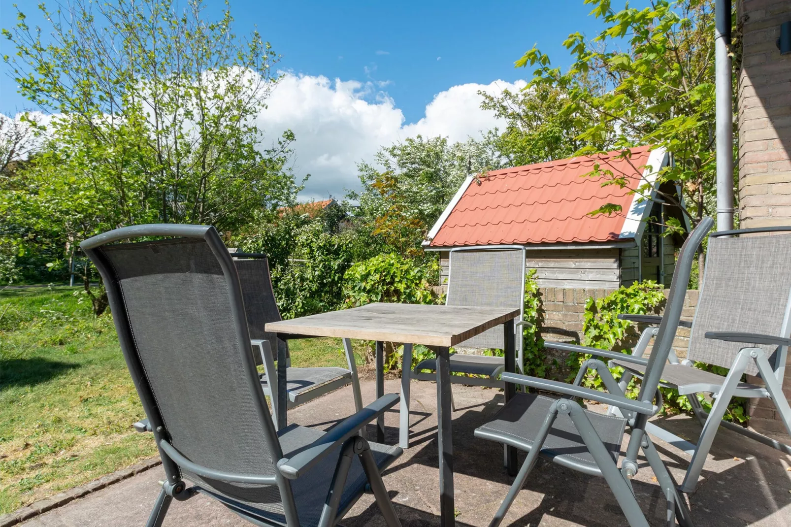 Previnaireweg 34-Gardens summer