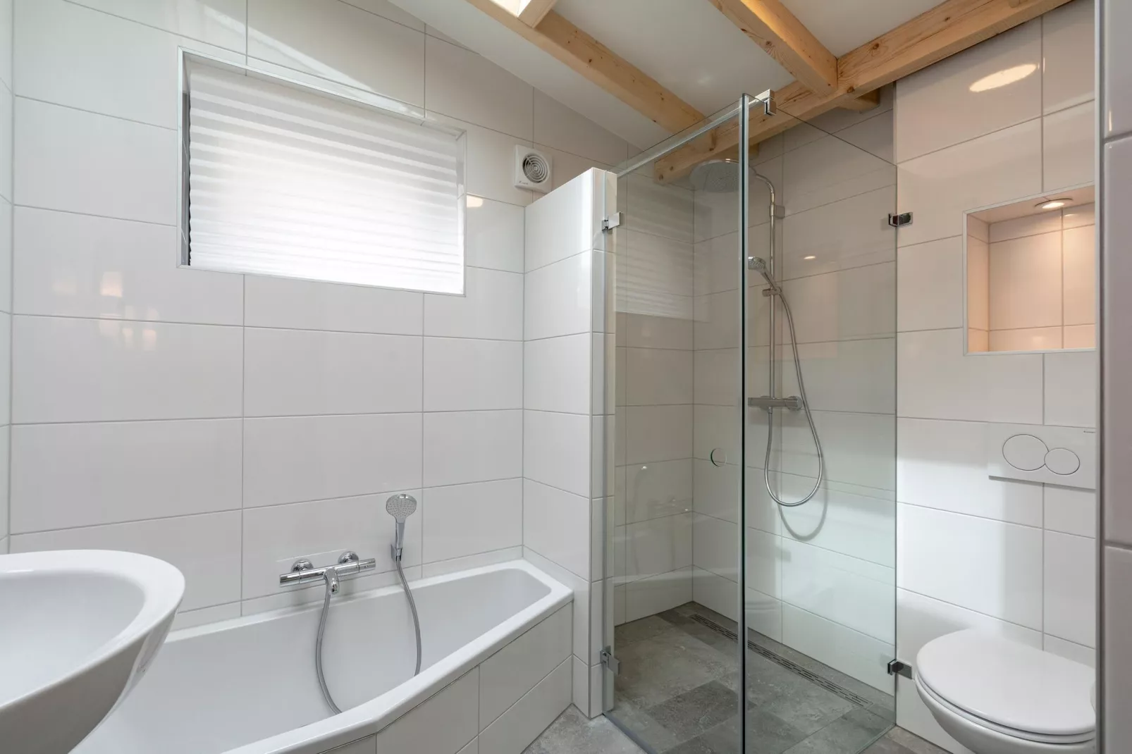 Previnaireweg 5-Badezimmer
