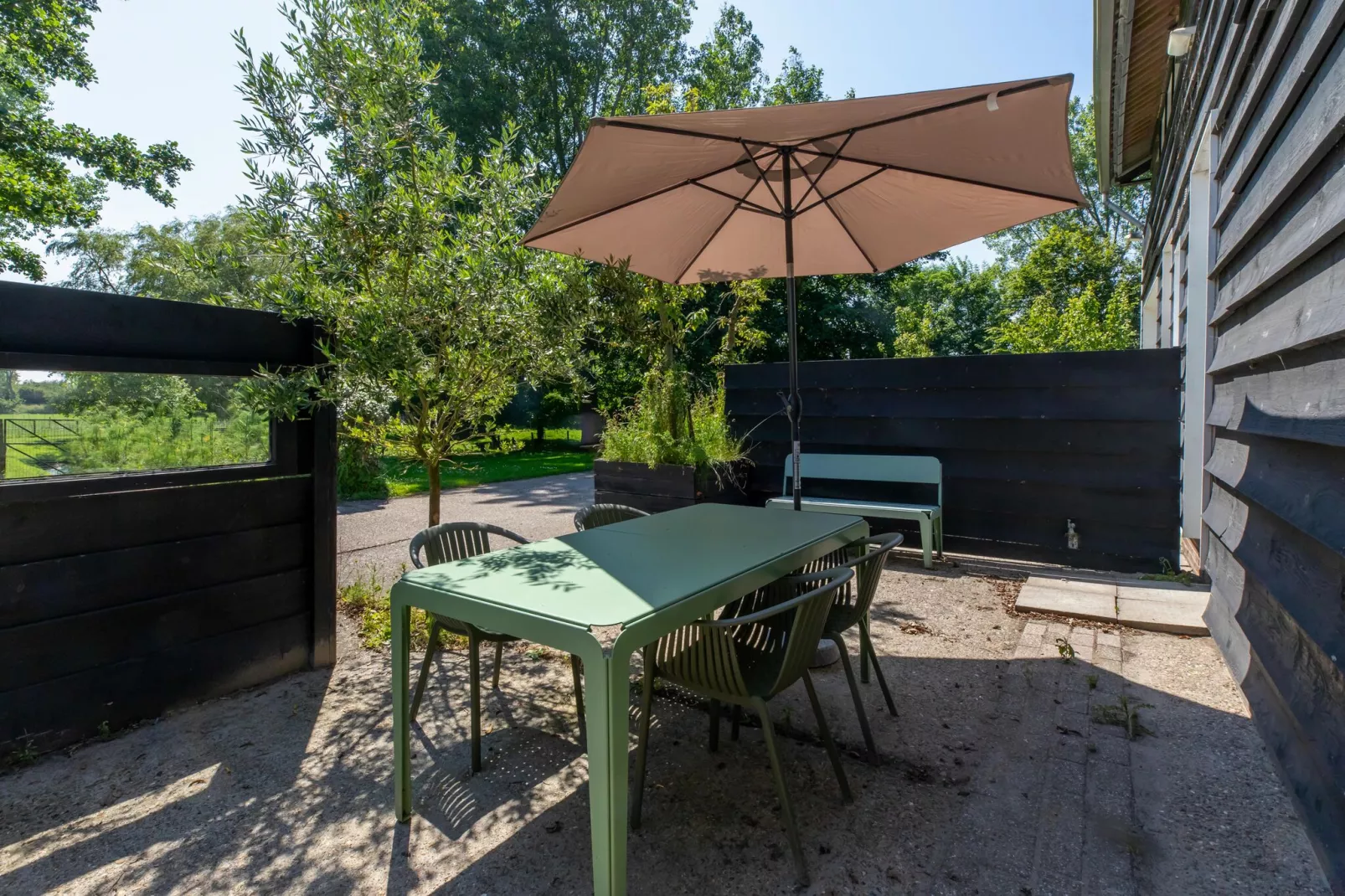 Appartement - Kon Emmaweg 6  Vrouwenpolder bovenapp-Terrace balcony