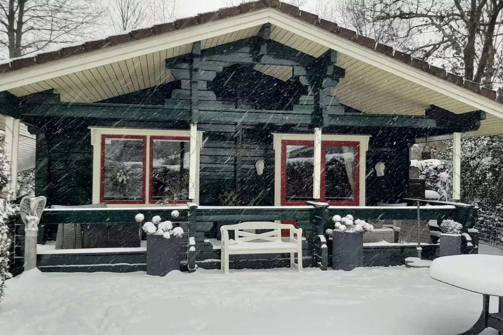 Hulshorsterhout-Exterior winter