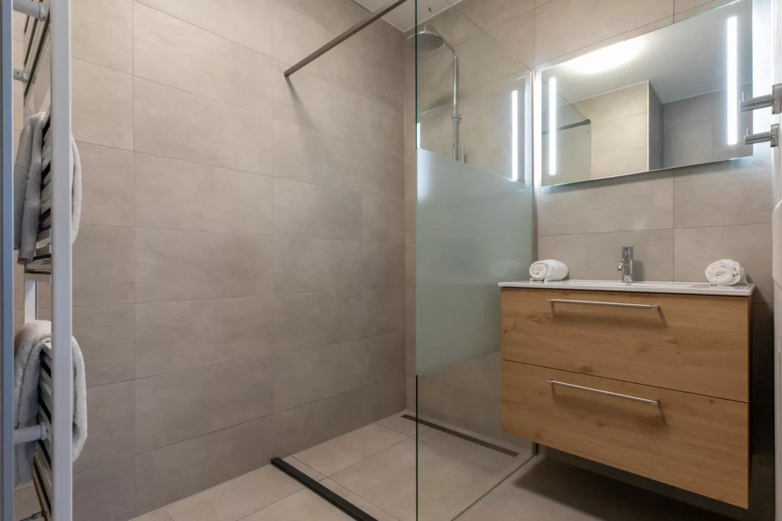 Appartement - Willibrordusplein 28e  Zoutelande-Bathroom