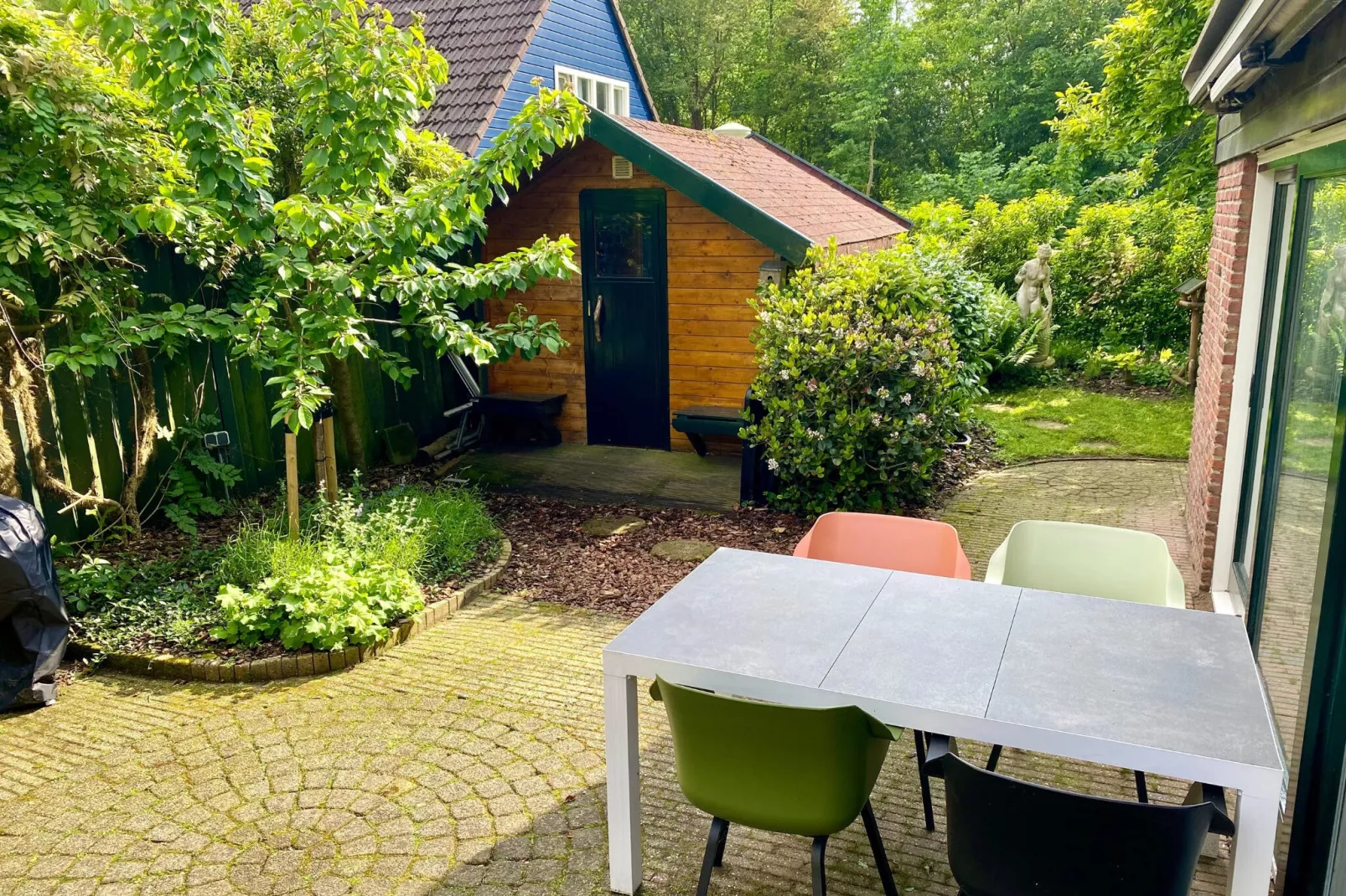 Familiehuis in Noordwijkerhout-Gardens summer