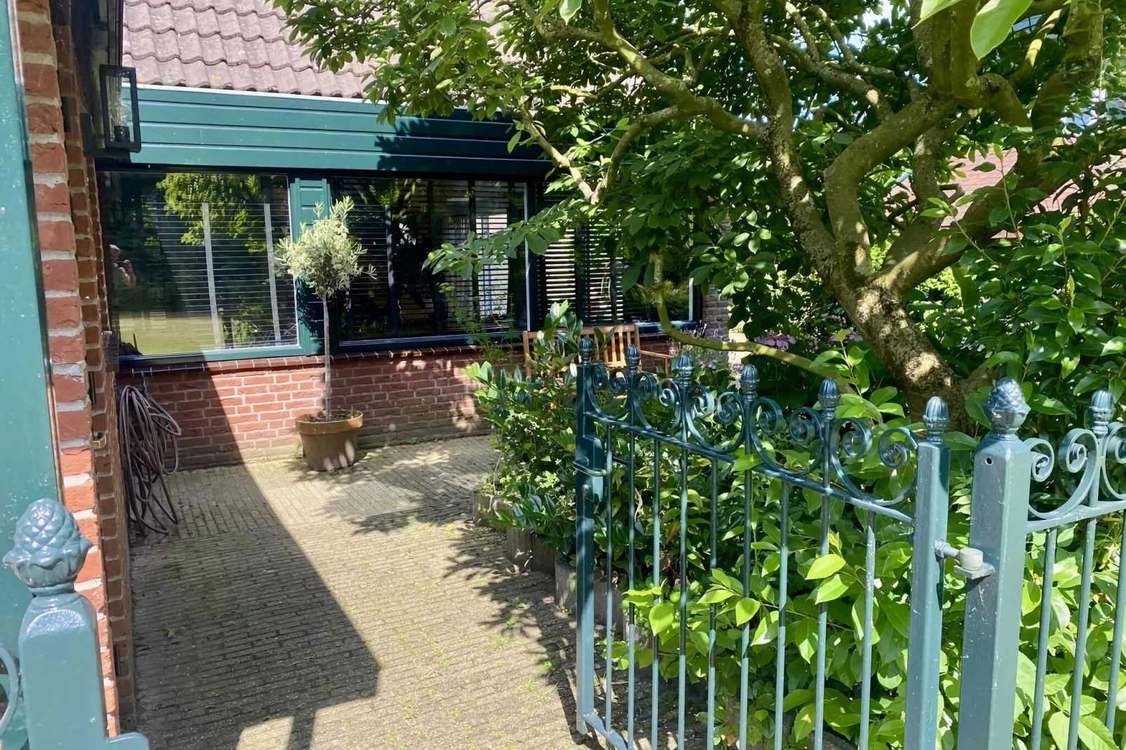 Familiehuis in Noordwijkerhout-Terrace balcony