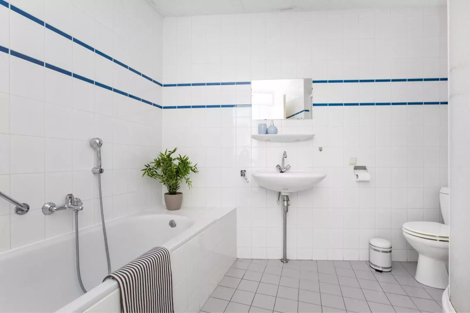 Résidence Juliana 56-Bathroom