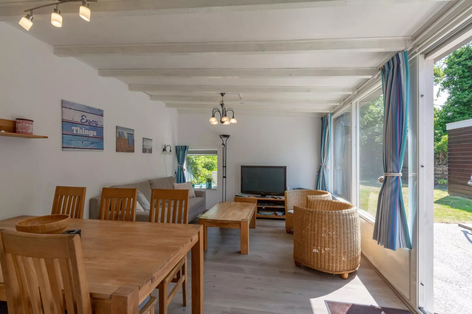 Duinland 190-Dining room