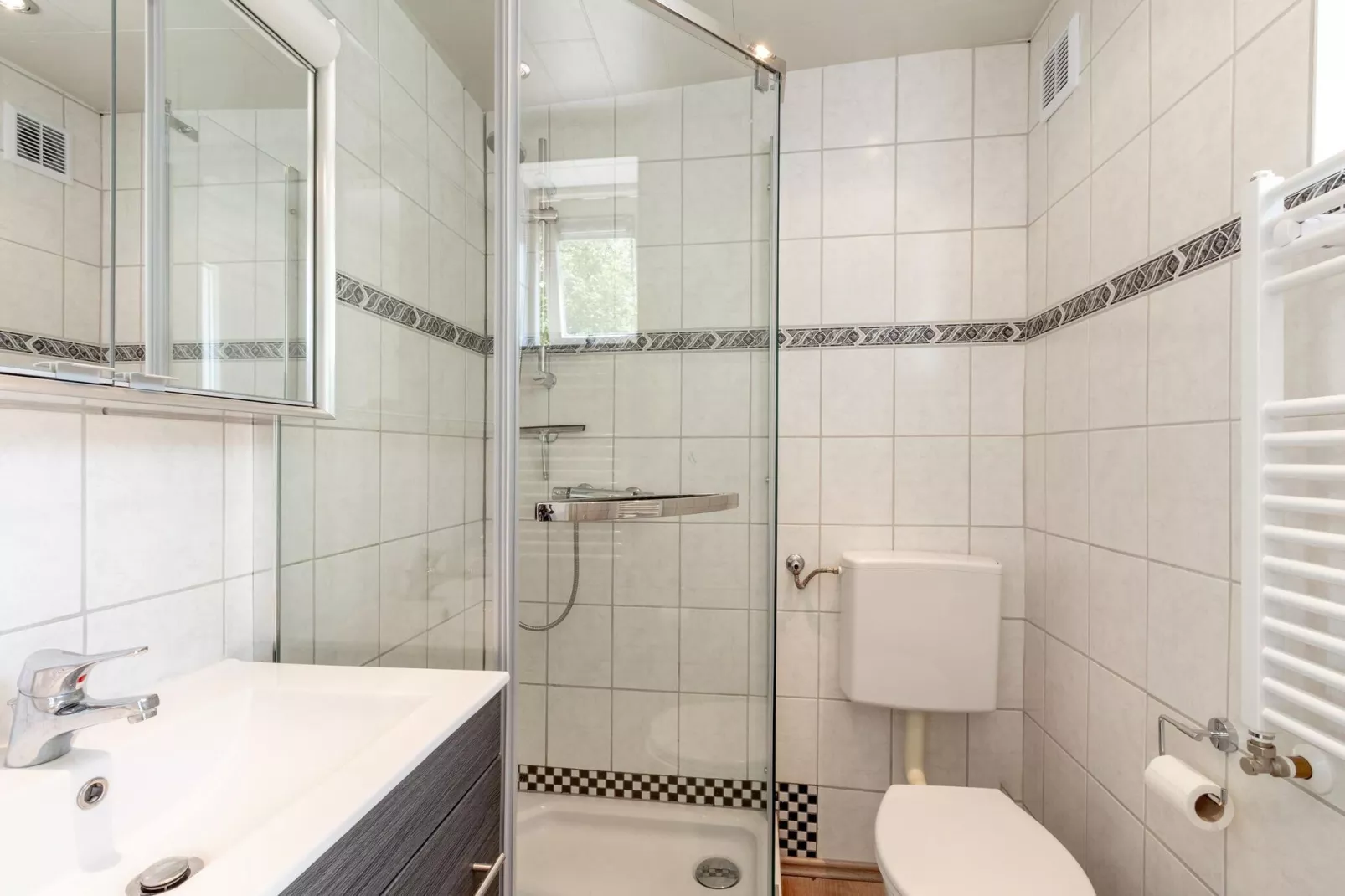 Duinland 190-Bathroom
