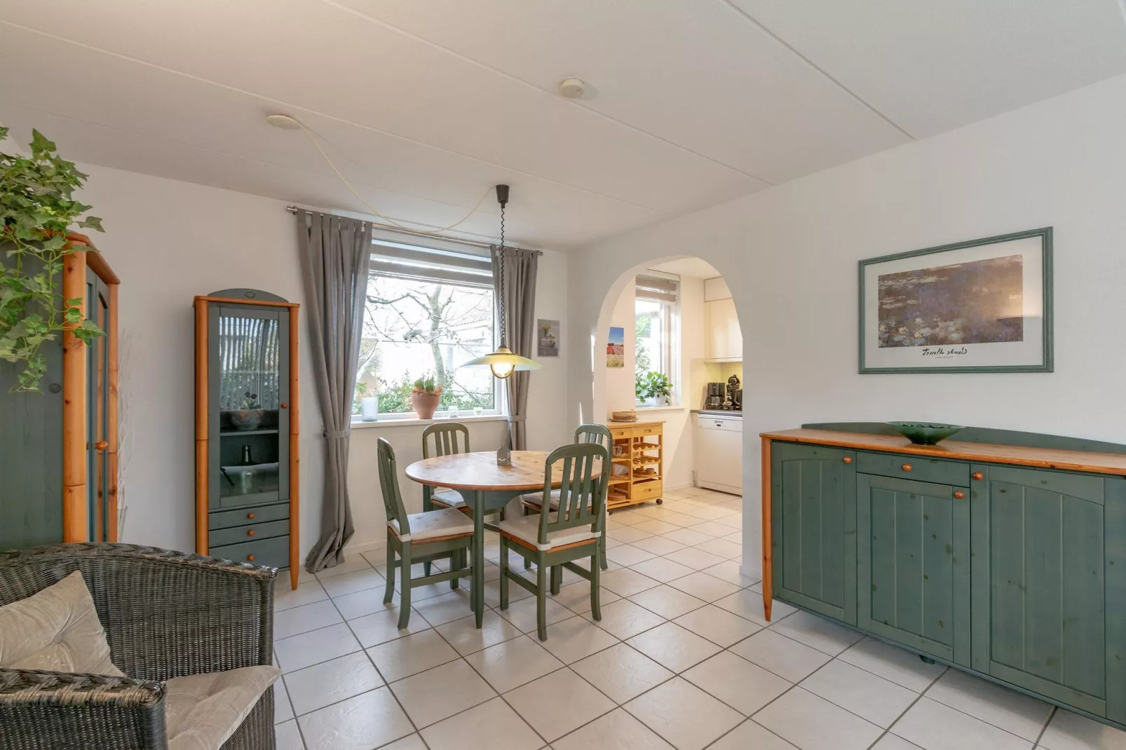 Campanula 39-Dining room