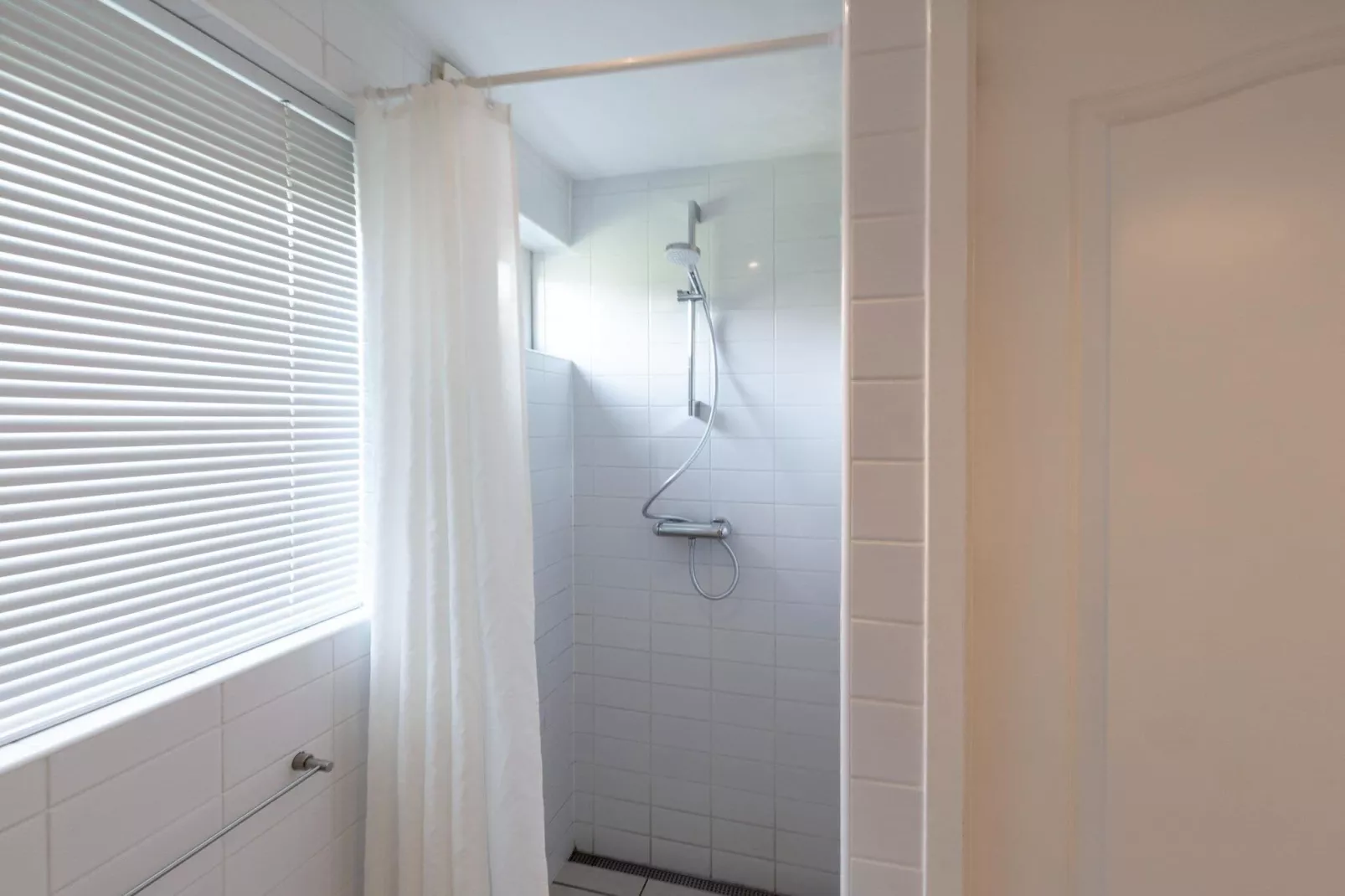 Duinland 46-Bathroom