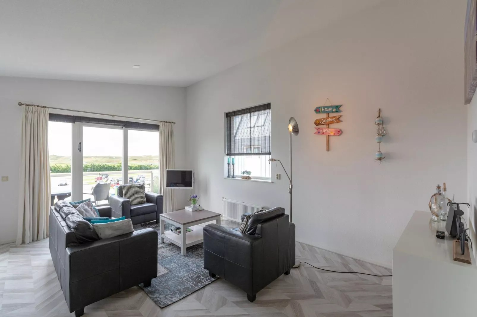 Strandleven 201-Living room