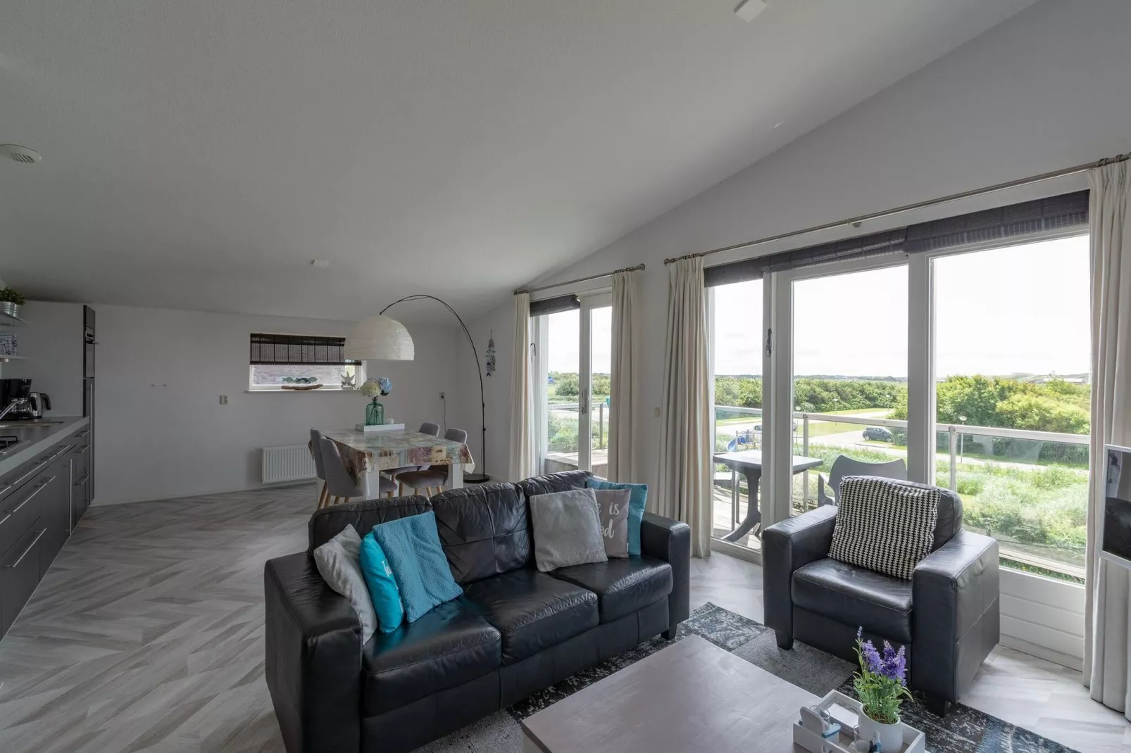 Strandleven 201-Living room