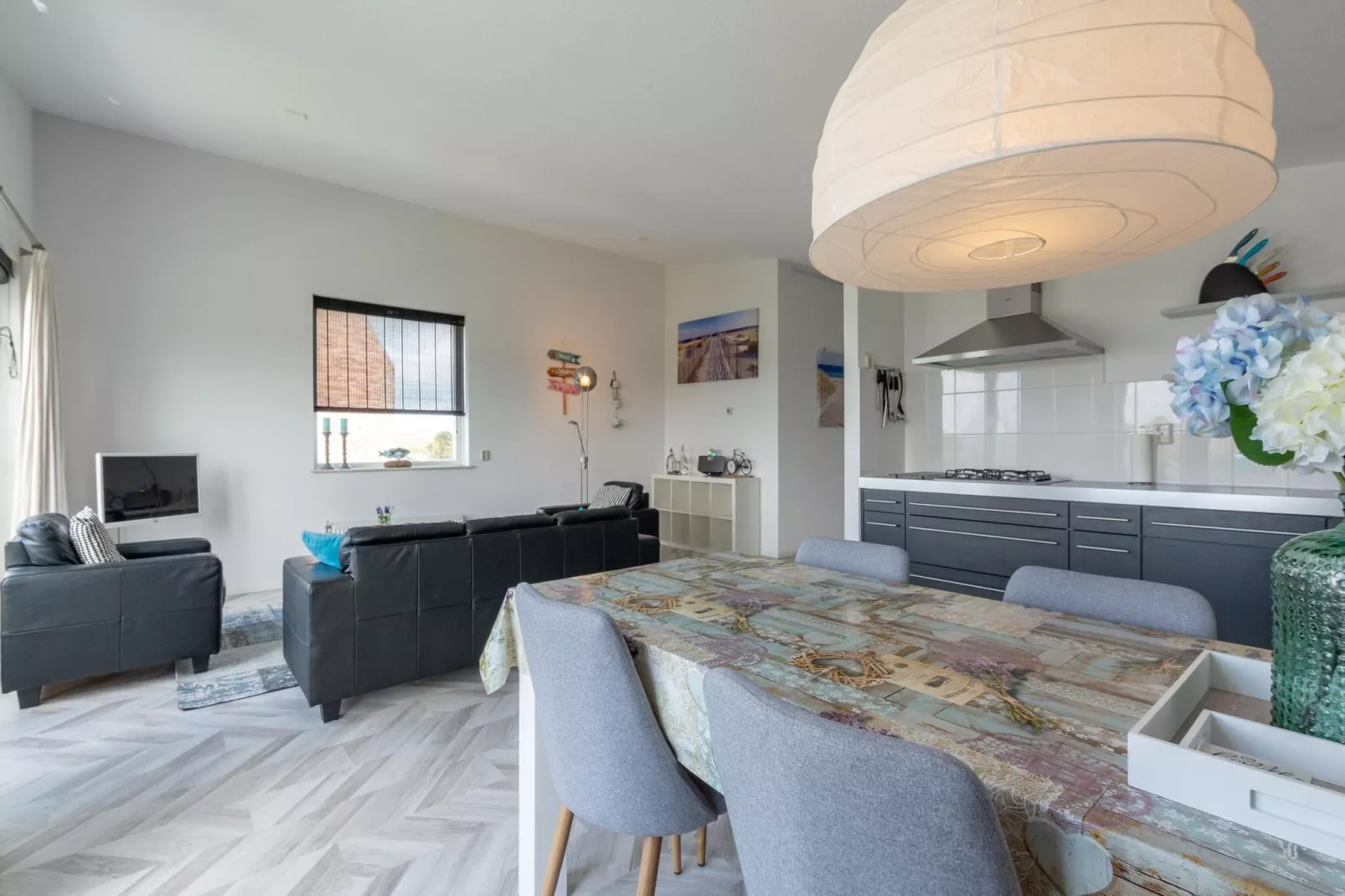 Strandleven 201-Dining room