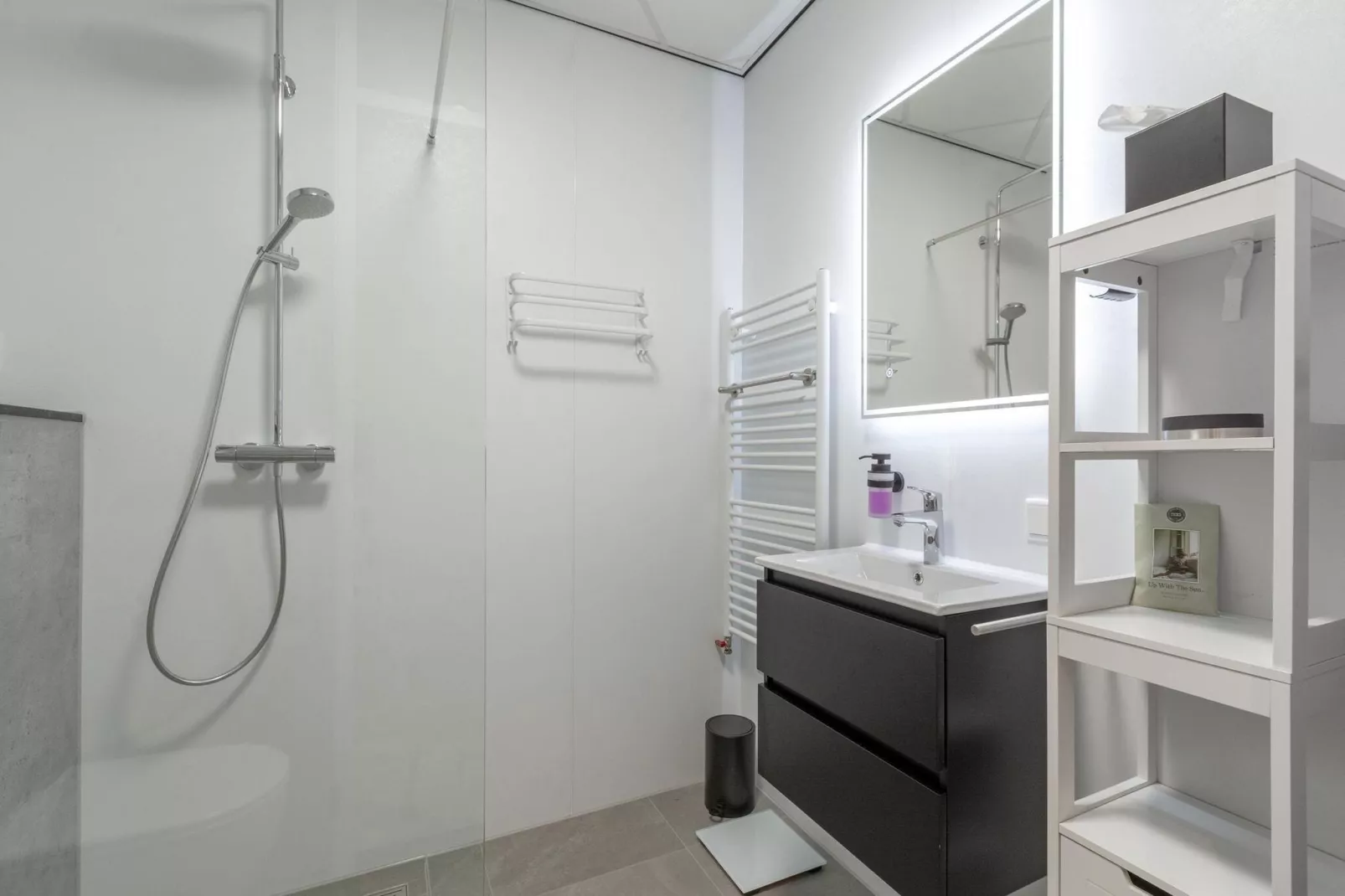 Strandslag 103-Bathroom