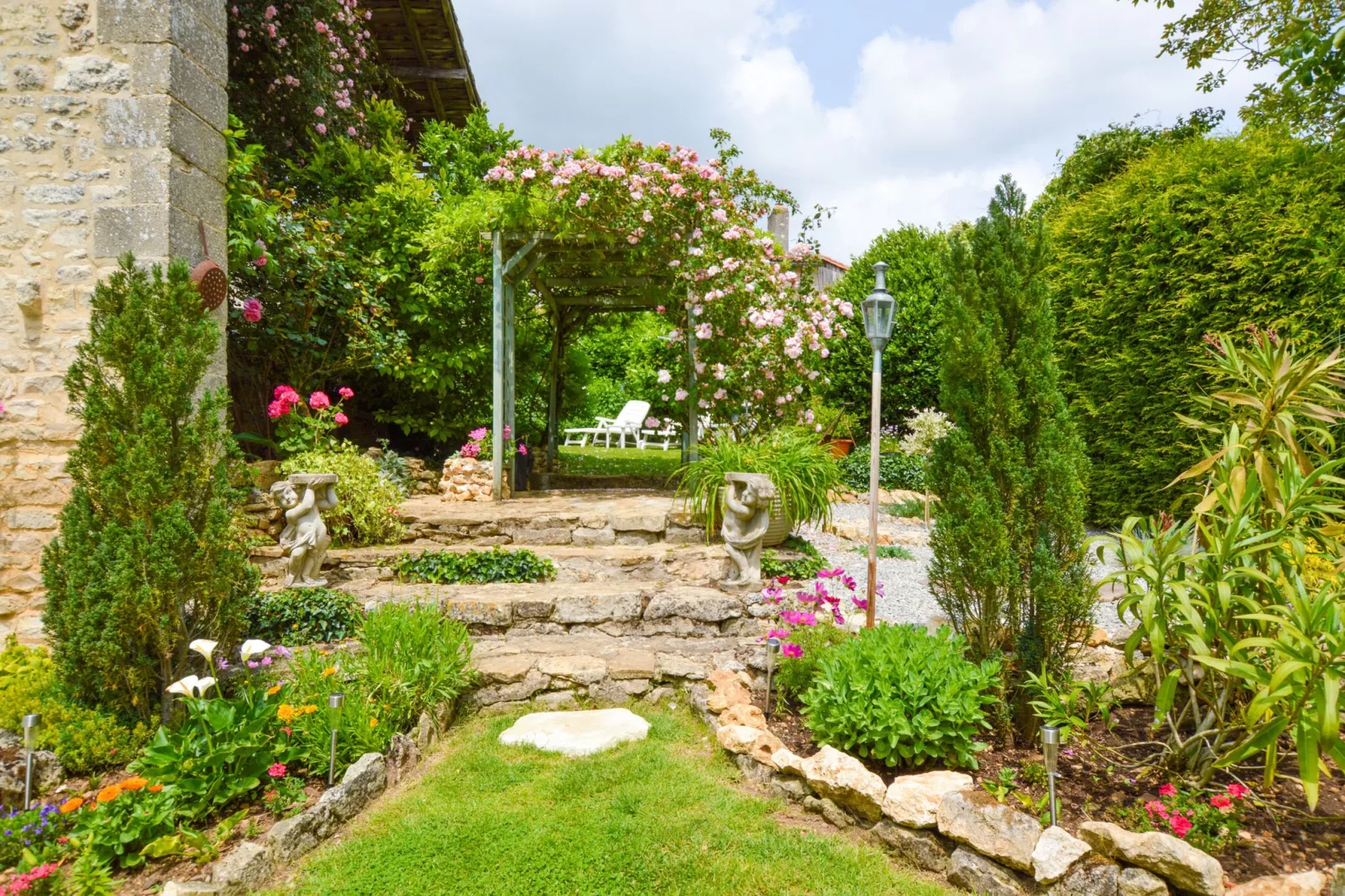 Maison fabuleuse avec piscine-Gardens summer
