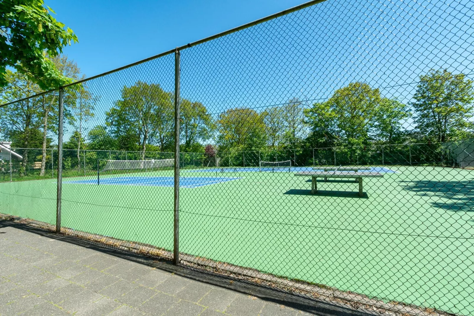 Duinland 90-Facilities