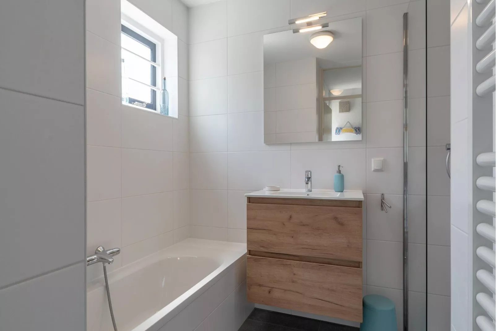 Ooghduyne 75-Bathroom
