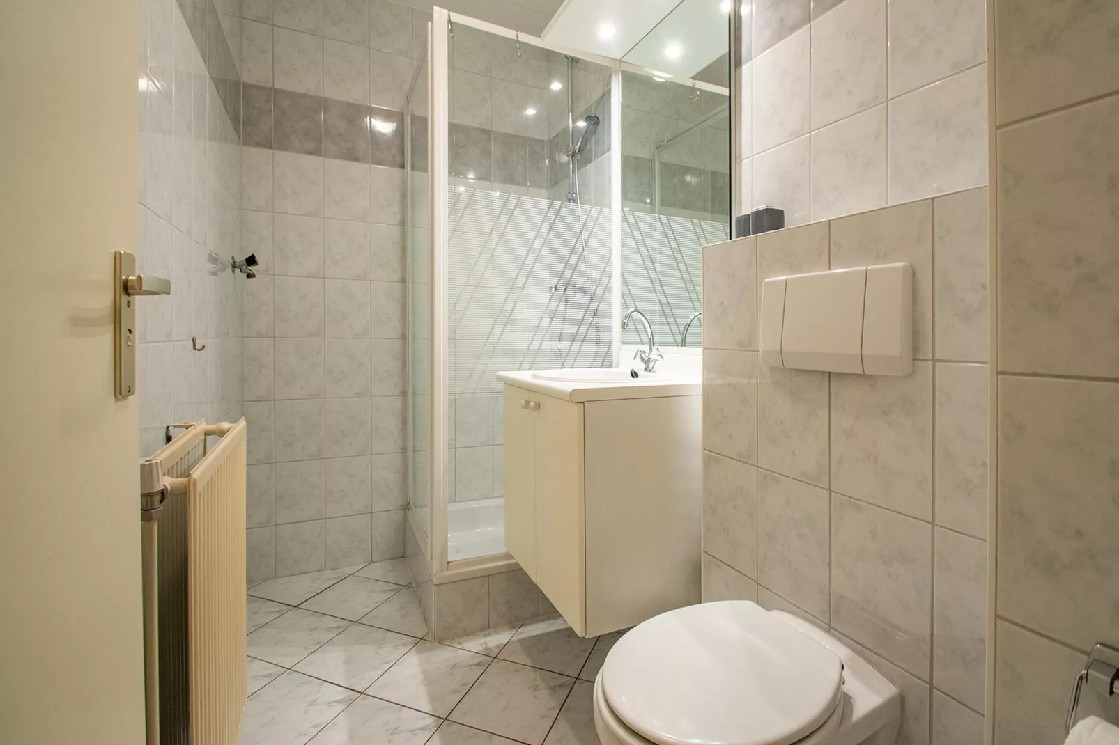 Strandslag 189-Bathroom