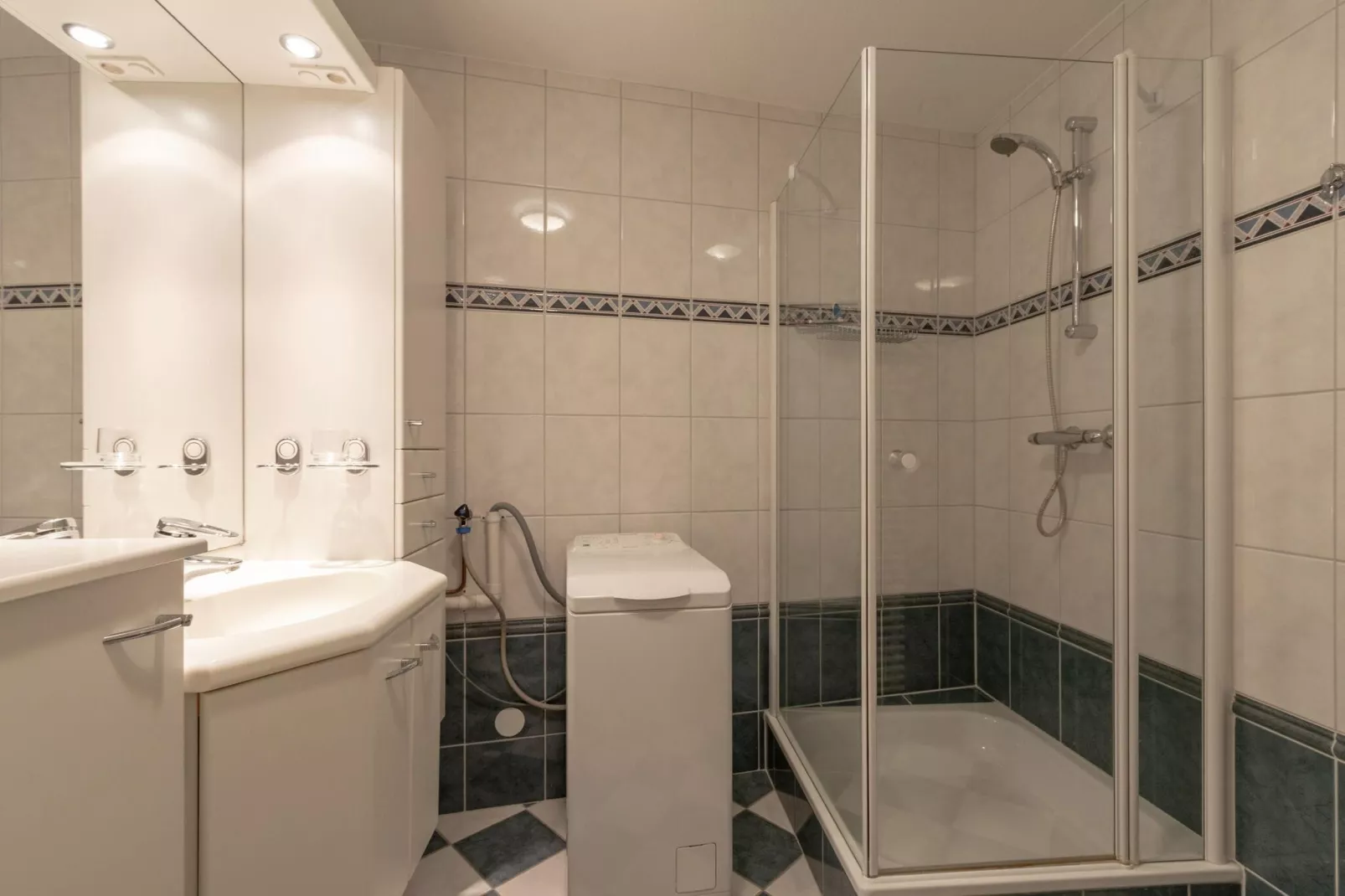 Wijde Blick 208-Bathroom