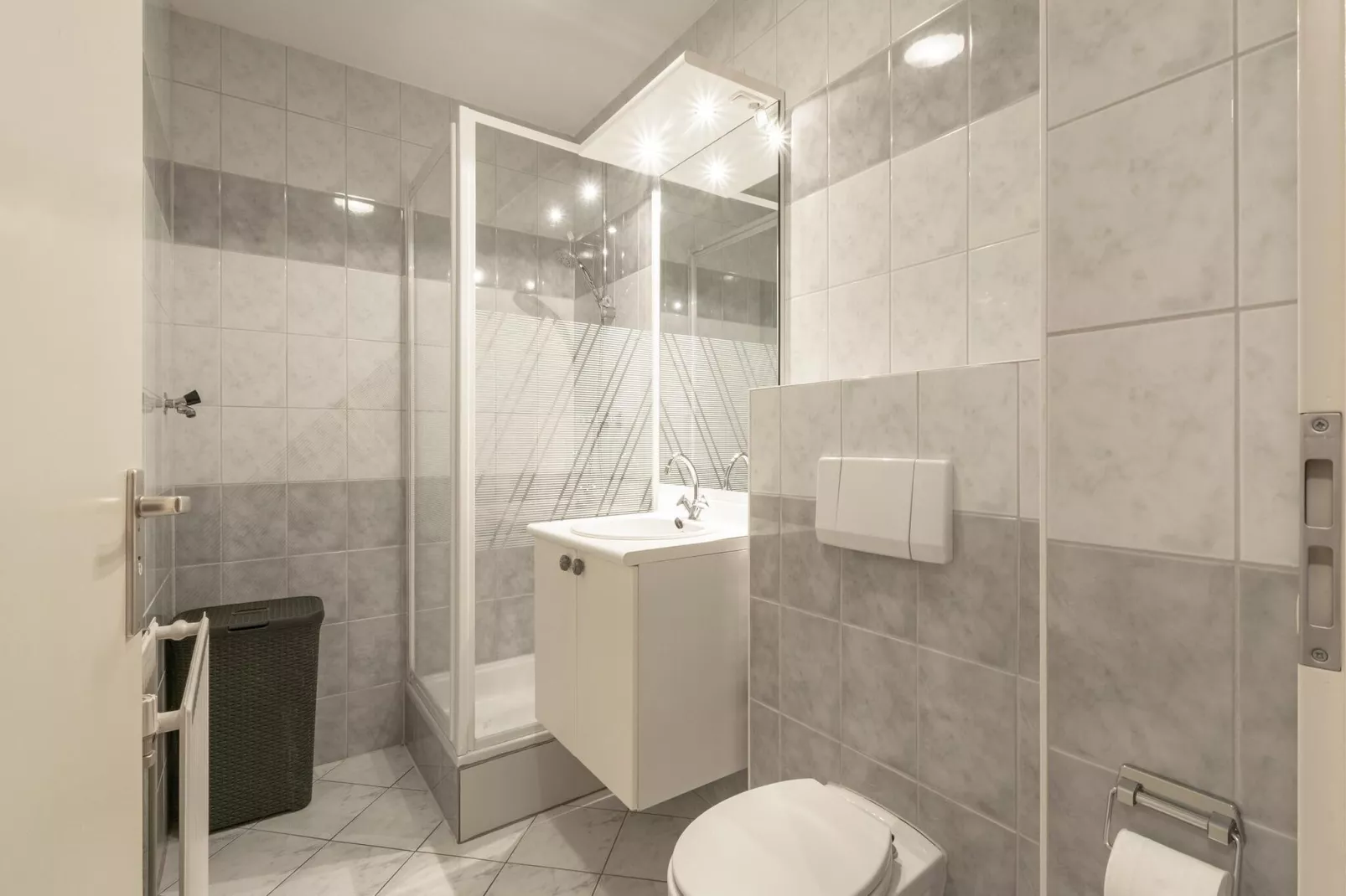 Strandslag 193-Bathroom