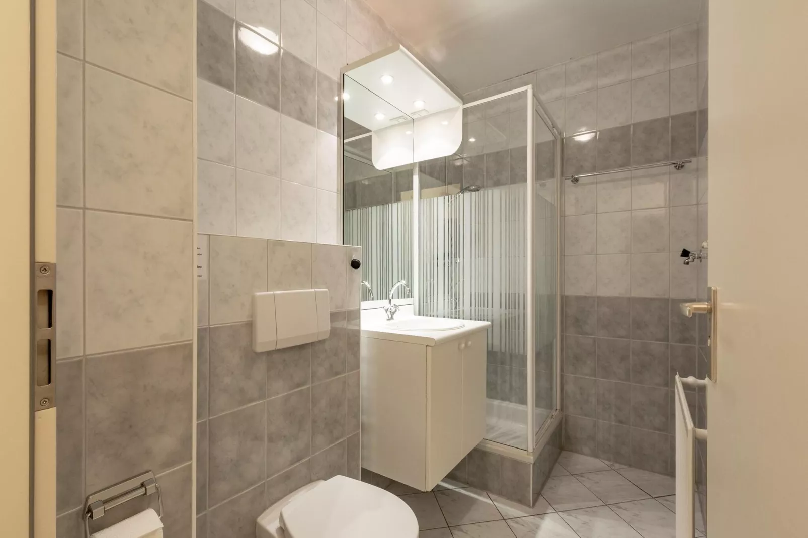 Strandslag 195-Bathroom