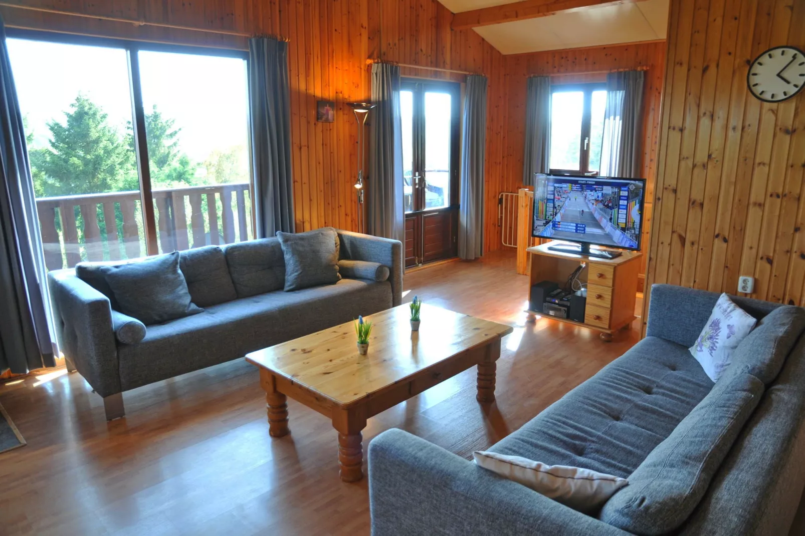 L'Aimant-Living room