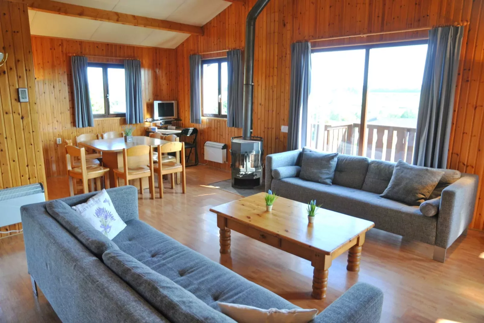 L'Aimant-Living room
