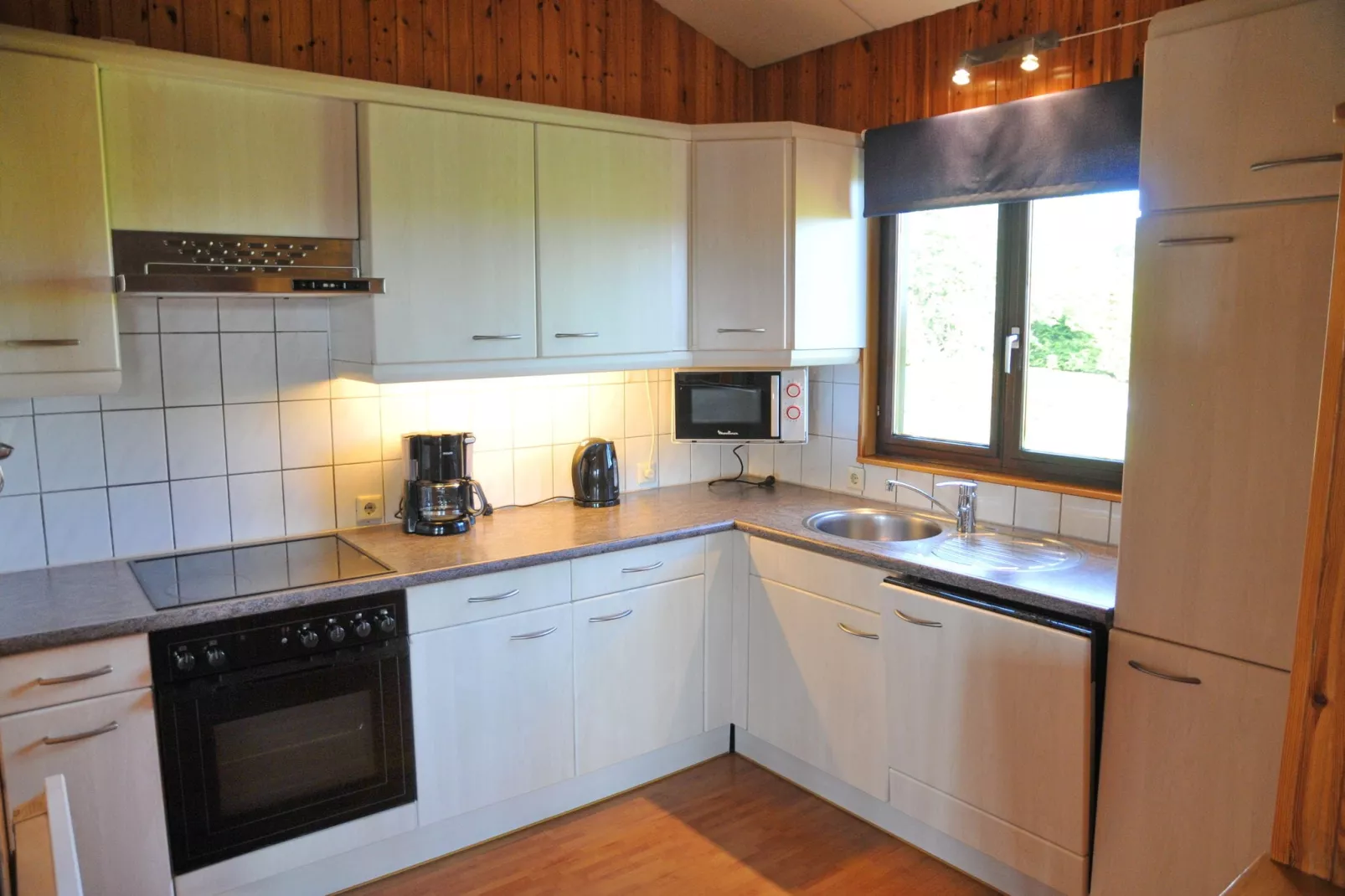 L'Aimant-Kitchen