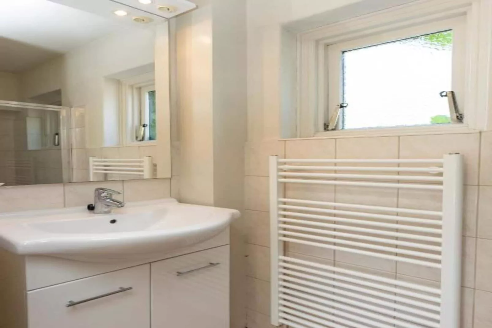 Strandhuys Alikruik-Bathroom
