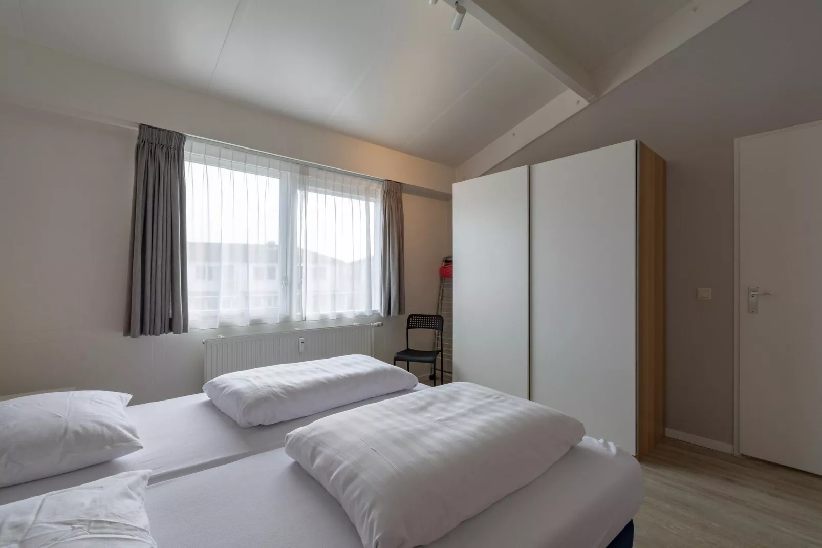Beach Appartement 35-Bedroom