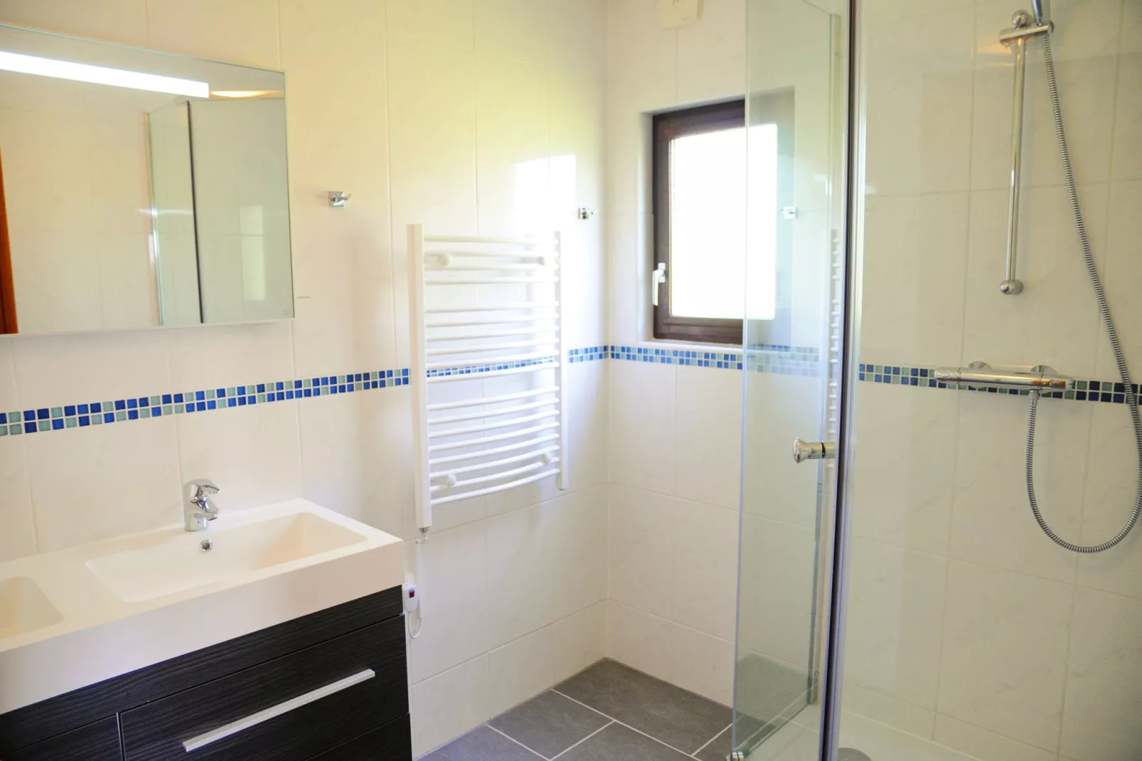 L'Aimant-Bathroom