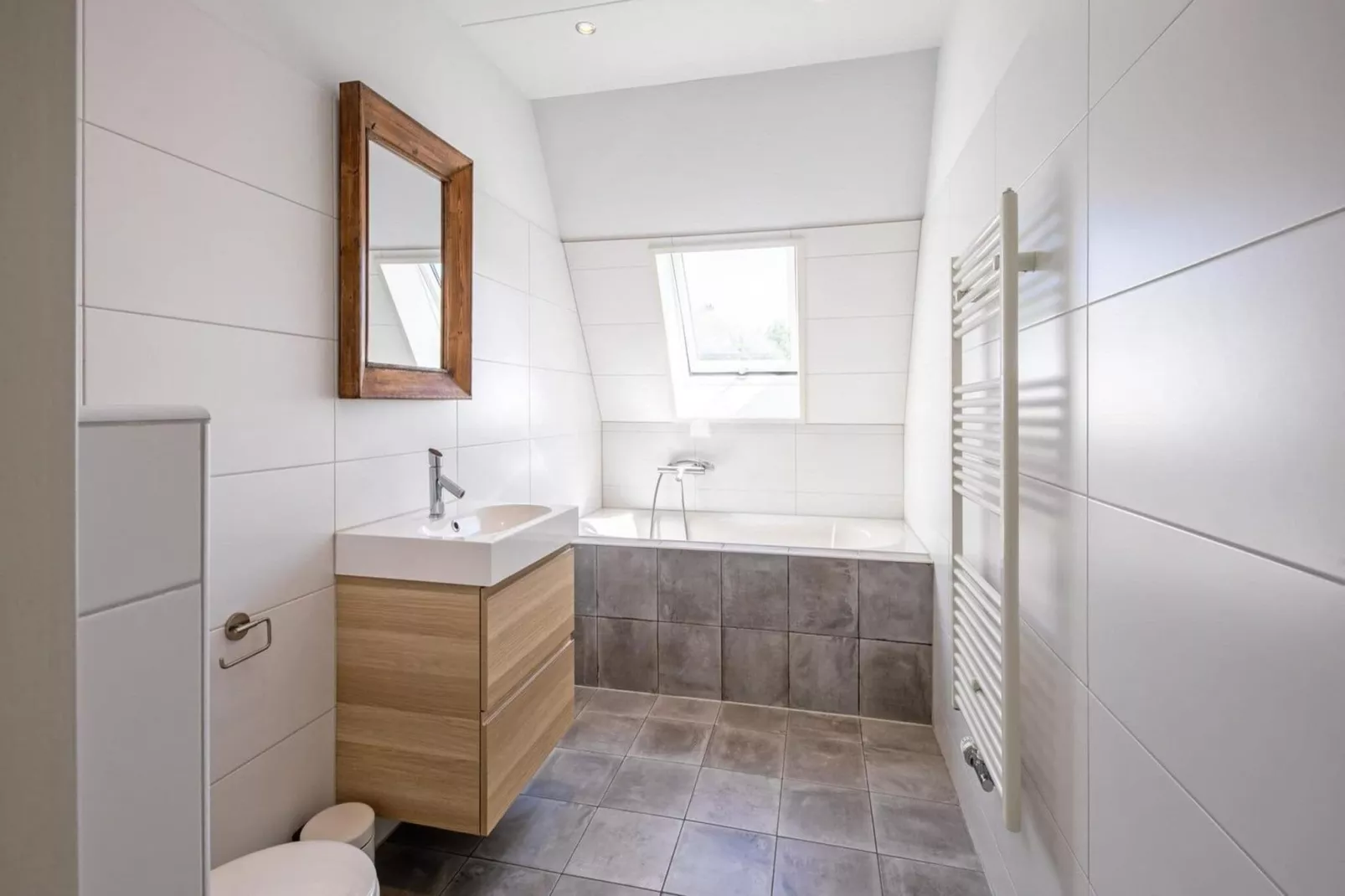 Strandhuys Oester-Bathroom