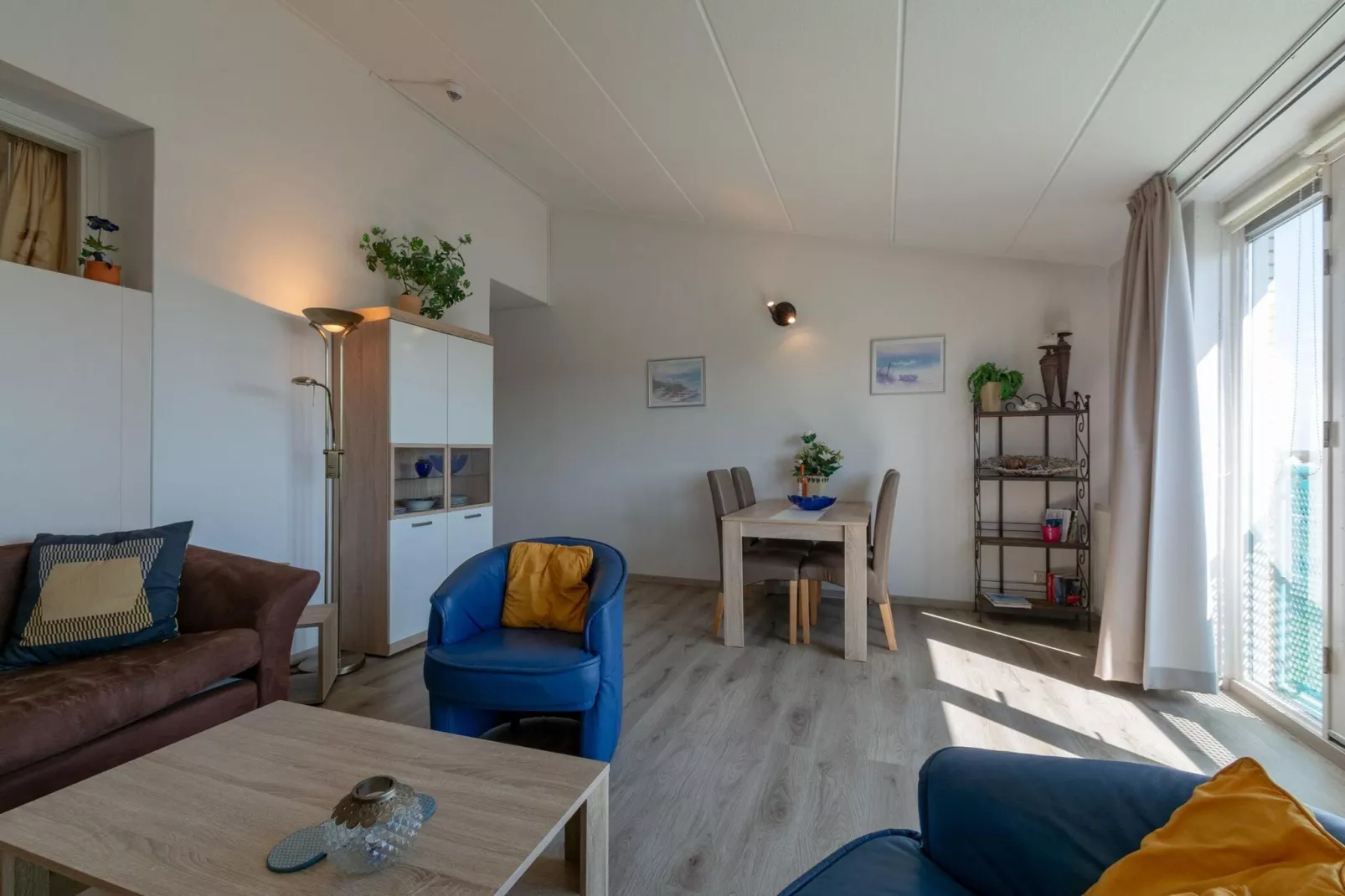 Strandslag 223-Dining room